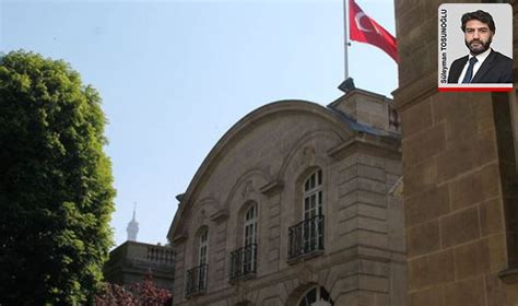 T­u­n­u­s­ ­B­ü­y­ü­k­e­l­ç­i­l­i­ğ­i­n­e­ ­R­e­f­i­k­ ­A­l­i­ ­O­n­a­n­e­r­ ­a­t­a­n­d­ı­